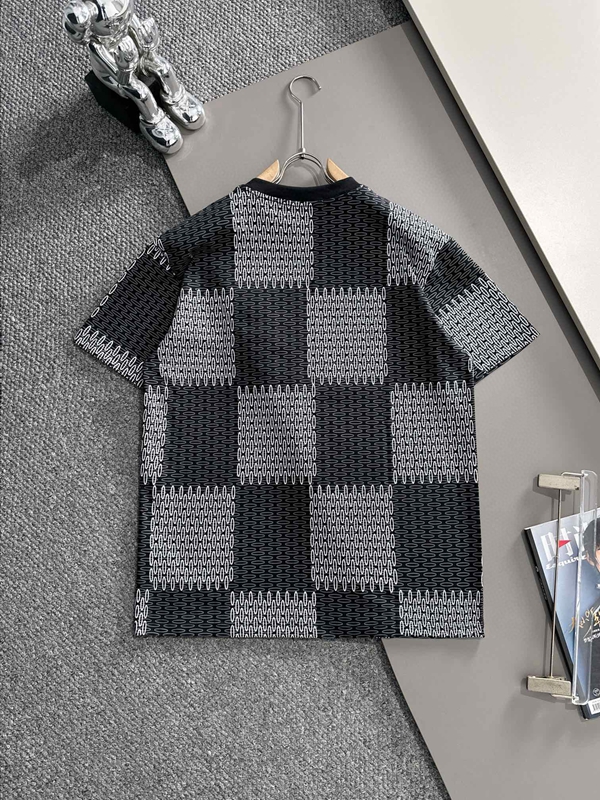 ブランドTシャツ背面デザイン